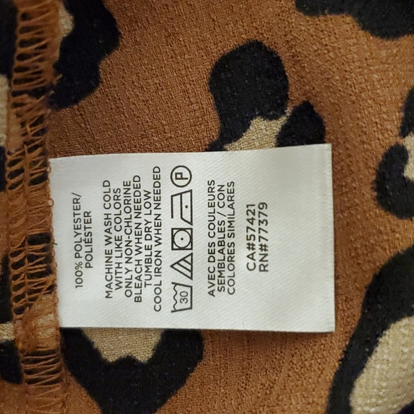 Ann Taylor Animal Print career blouse sz LP - Picture 3 of 8